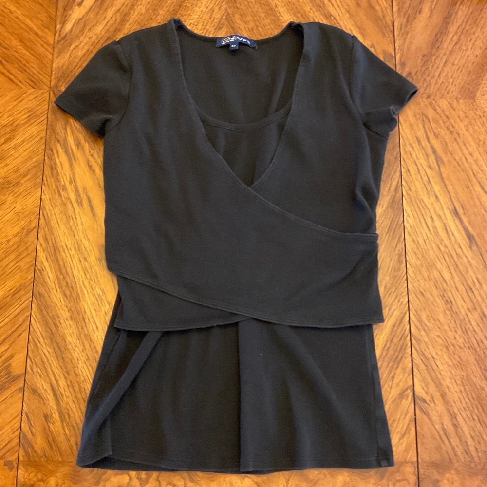 THYME Maternity Nursing short sleeve shirt